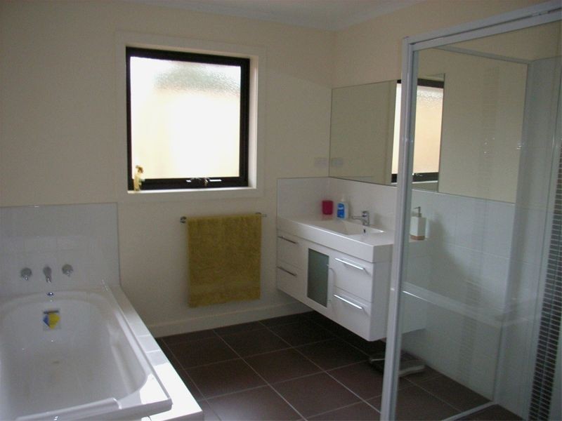 Unit2, 10   Henry Grove, Legana TAS 7277