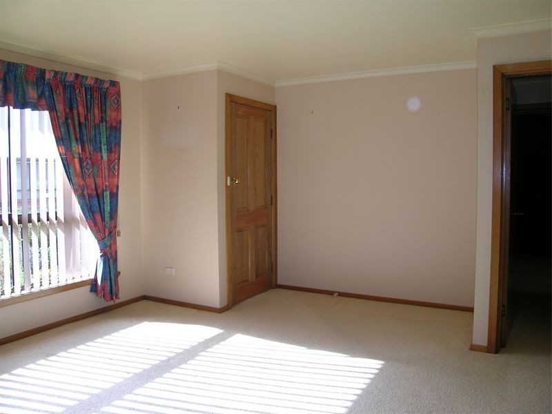 2/162  Weld Street, Beaconsfield TAS 7270