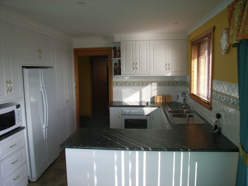 2 Ernest Street, Beauty Point TAS 7270