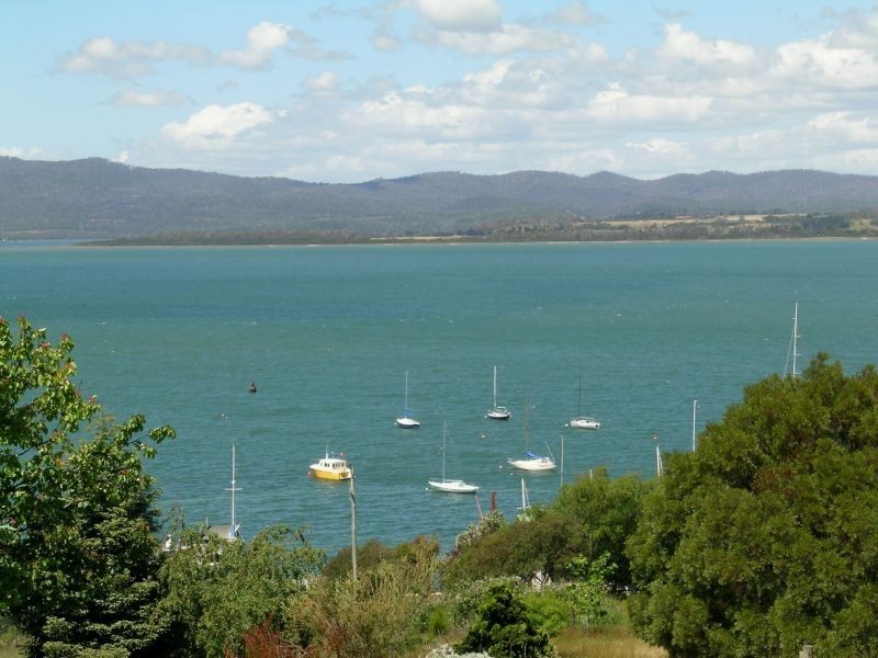 79 Robert Street, Beauty Point TAS 7270