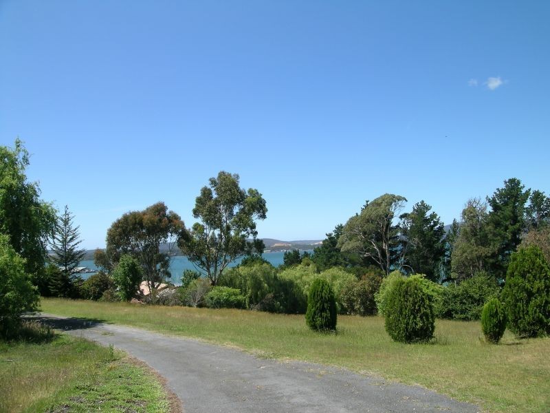 79 Robert Street, Beauty Point TAS 7270