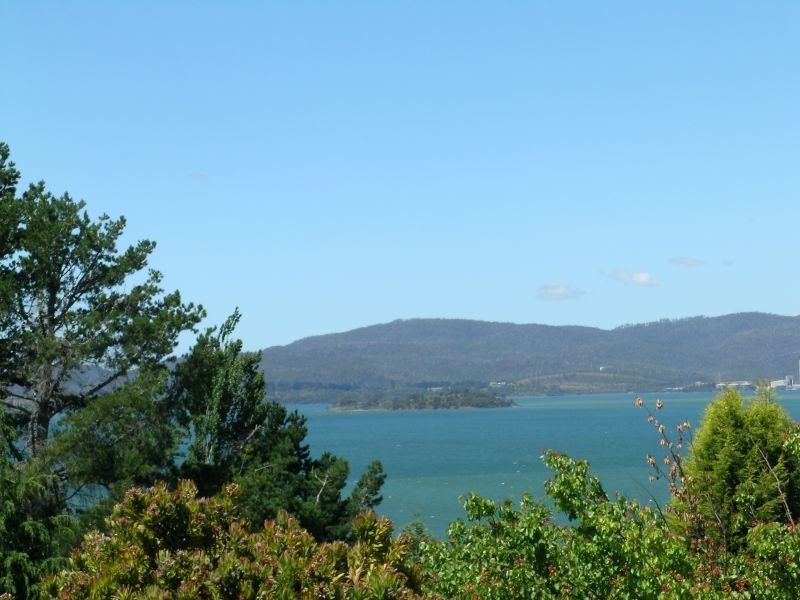 79 Robert Street, Beauty Point TAS 7270