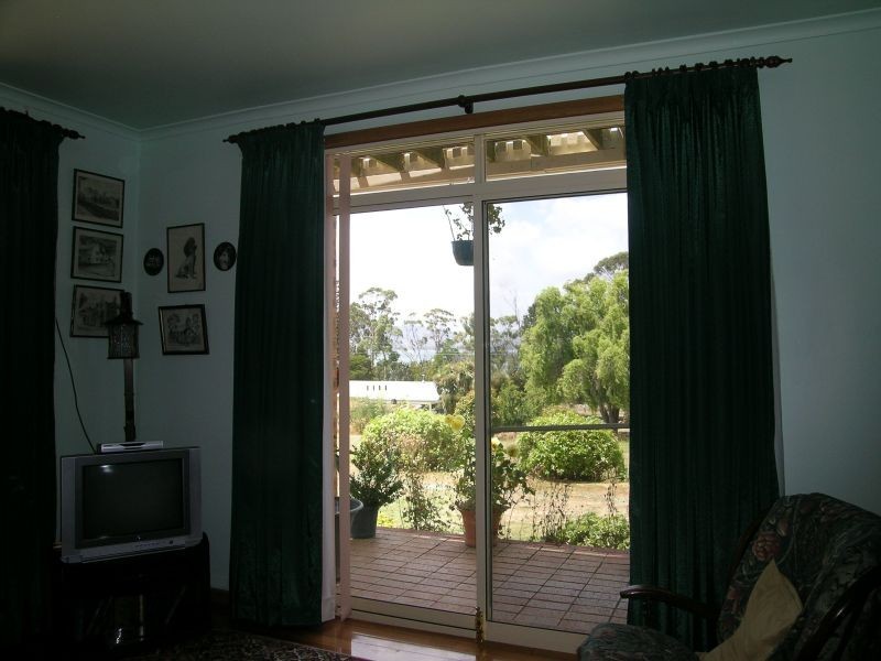 2 Augustus Street, Beauty Point TAS 7270