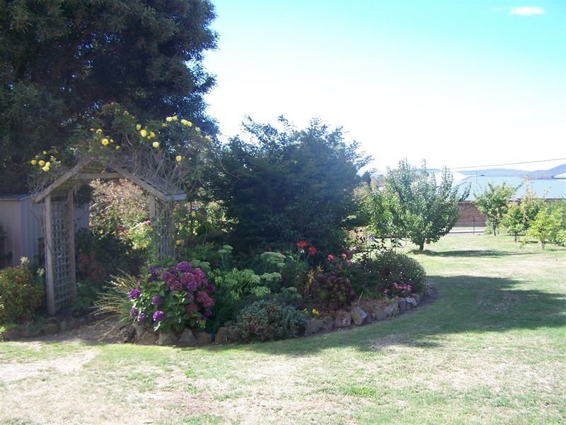 2  Adley Court, Beauty Point TAS 7270