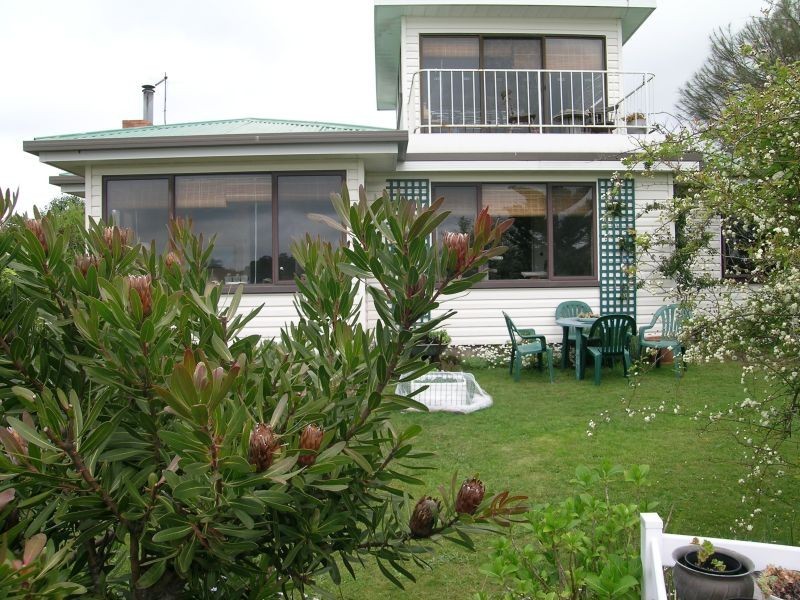 10  Eton Street, Beauty Point TAS 7270