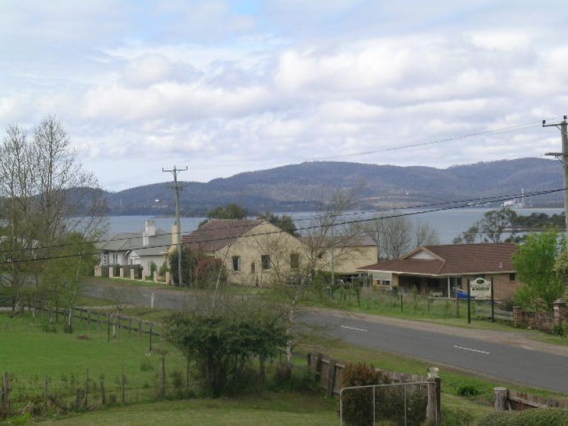 Unit 5 7-9   Flinders Street, Beauty Point TAS 7270