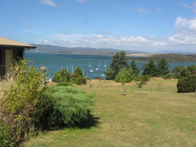 79 Robert Street, Beauty Point TAS 7270