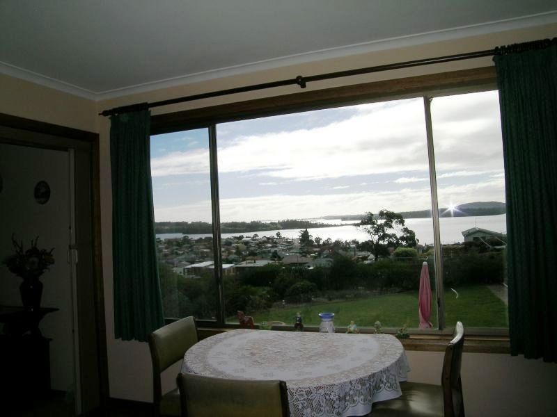 10 Ross Street, Beauty Point TAS 7270