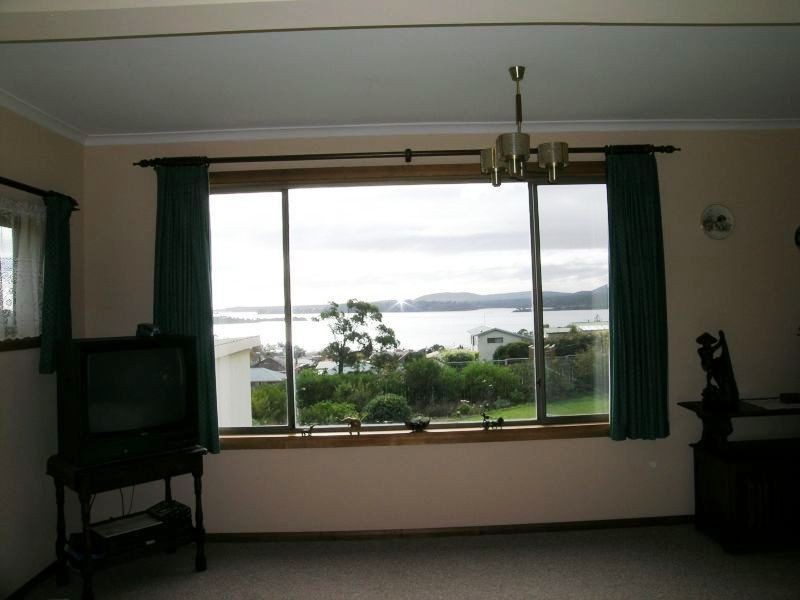 10 Ross Street, Beauty Point TAS 7270