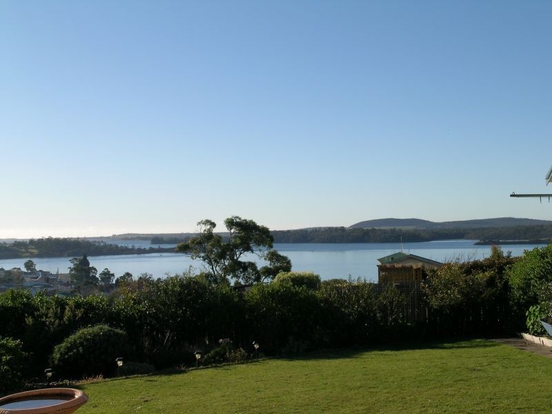 10 Ross Street, Beauty Point TAS 7270
