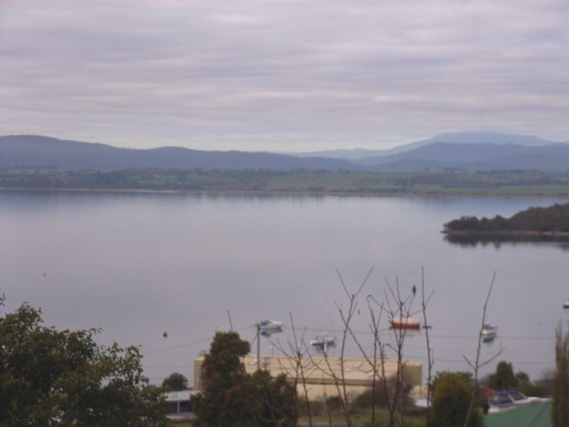 102   Oxford Street, Beauty Point TAS 7270