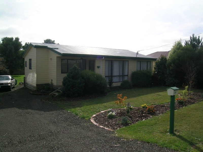18 Crowther Street, Beaconsfield TAS 7270