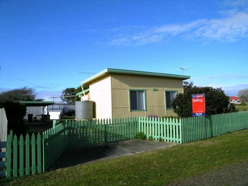 *  ‘TE PAPA’ 14 Ferguson Street, Kelso TAS 7270