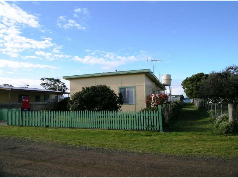 *  ‘TE PAPA’ 14 Ferguson Street, Kelso TAS 7270