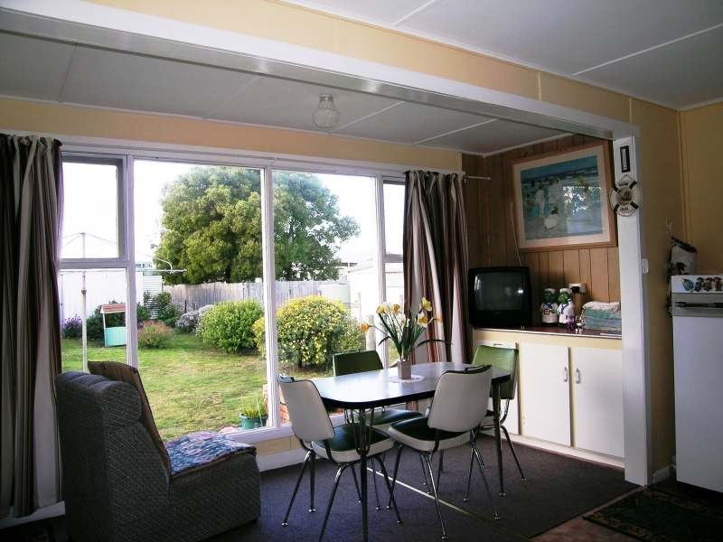 *  ‘TE PAPA’ 14 Ferguson Street, Kelso TAS 7270