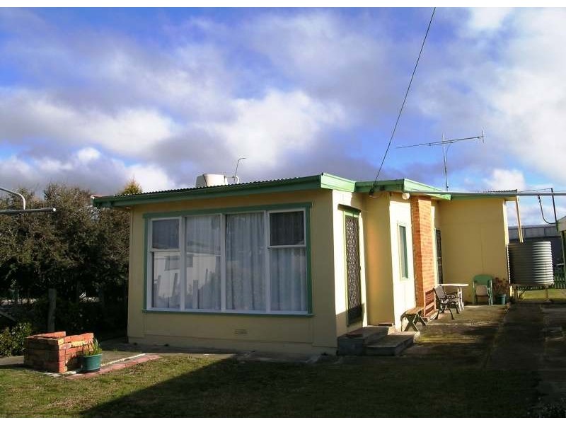 *  ‘TE PAPA’ 14 Ferguson Street, Kelso TAS 7270