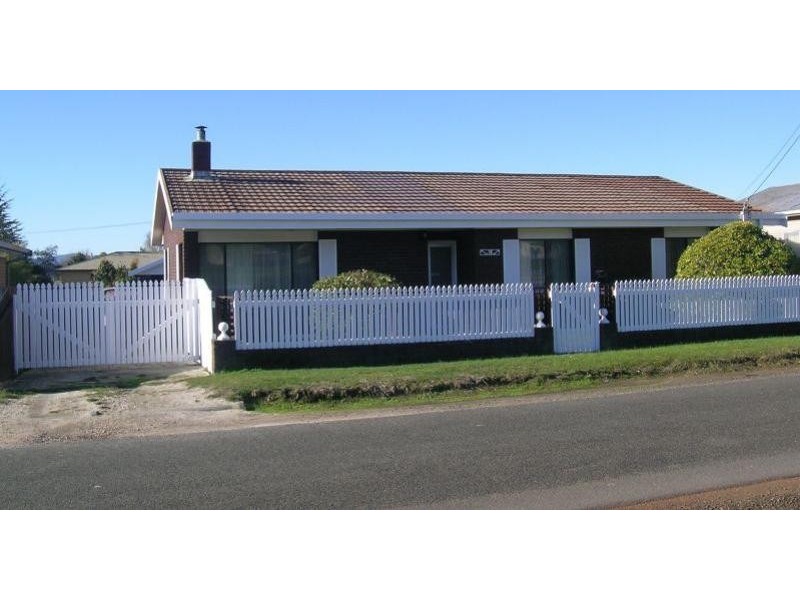 18  Cornwall Street, Beaconsfield TAS 7270