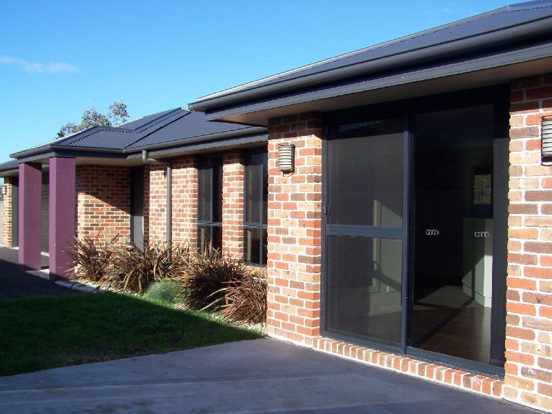 2/23  King Street, Perth TAS 7300