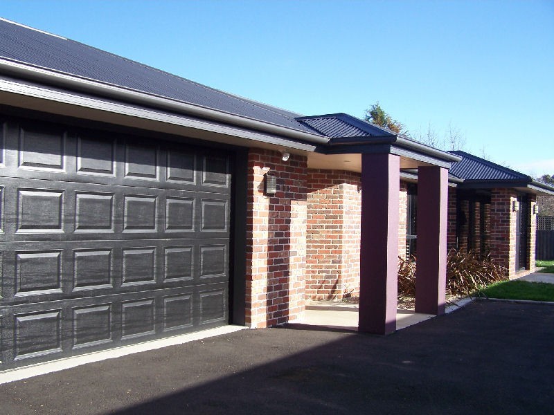 2/23  King Street, Perth TAS 7300