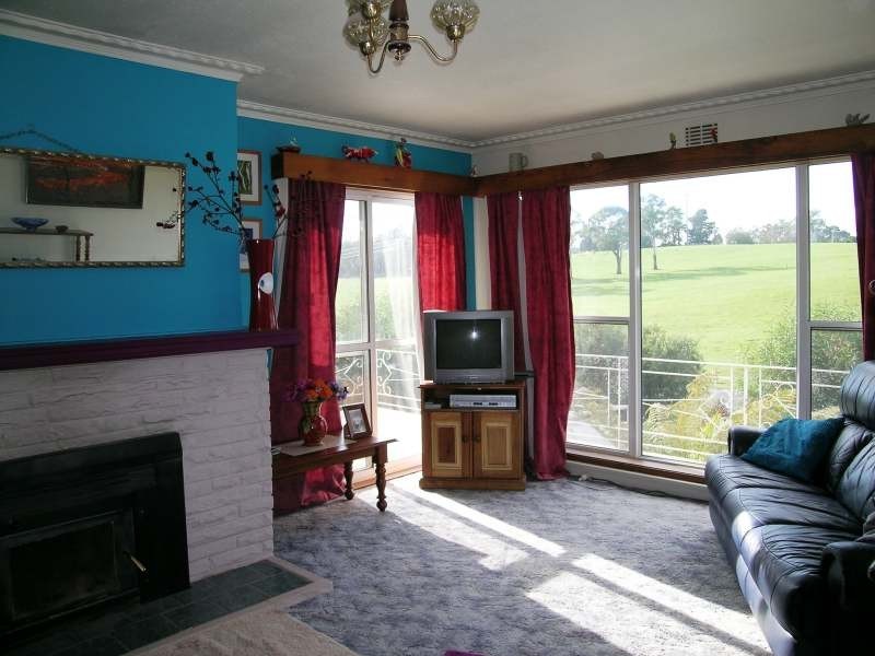 879  West Tamar Highway, Legana TAS 7277