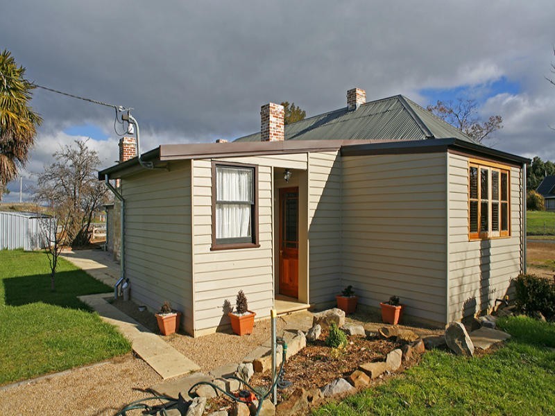 32  Bond Street, Ross TAS 7209