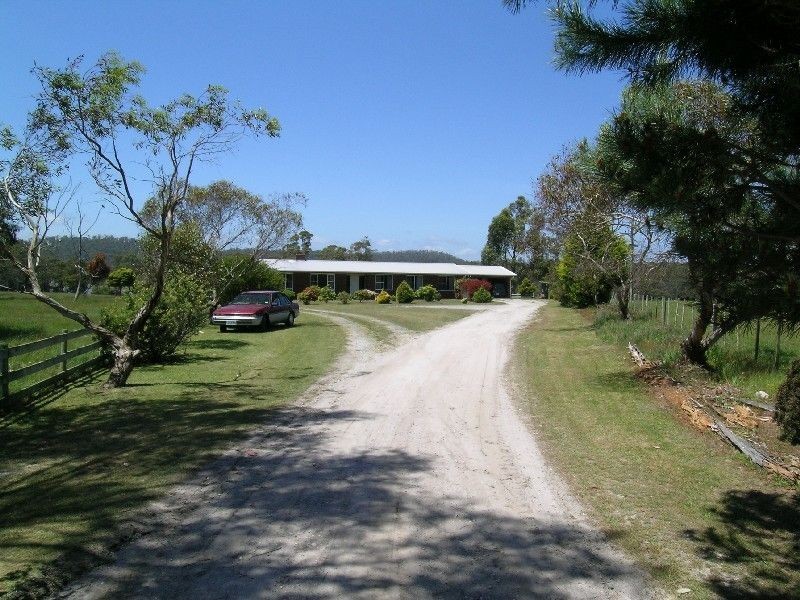 Whites Road, Beaconsfield TAS 7270