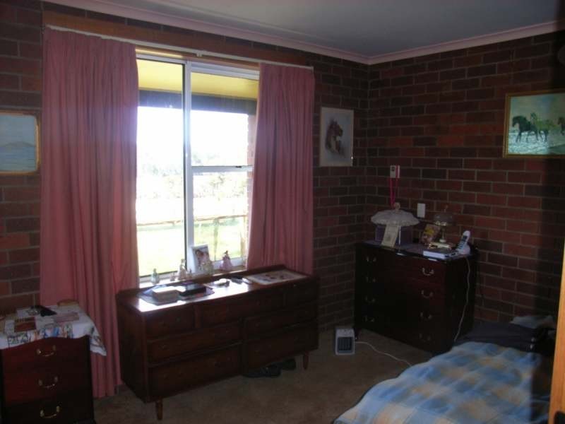 Whites Road, Beaconsfield TAS 7270