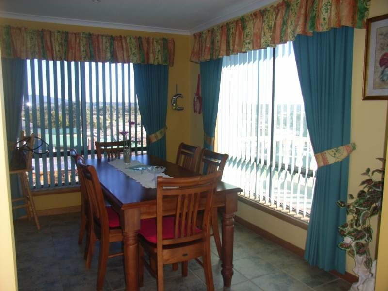 2  Ernest Street, Beauty Point TAS 7270
