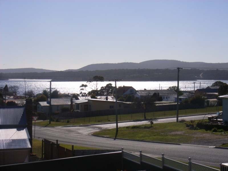 2  Ernest Street, Beauty Point TAS 7270