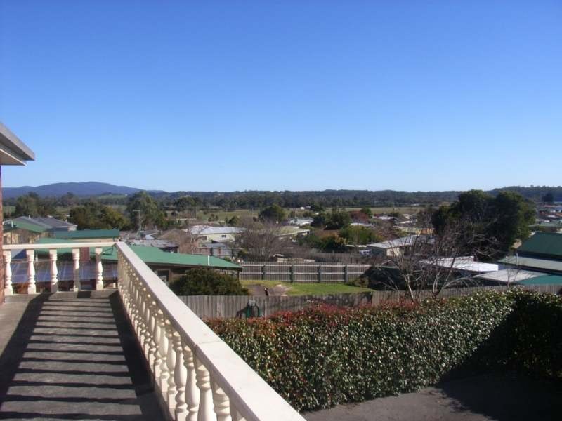 2  Ernest Street, Beauty Point TAS 7270