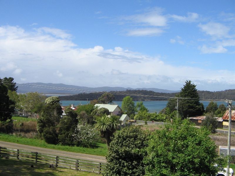 3  Roberts Street Sth  – Off Bowen Street, Beauty Point TAS 7270