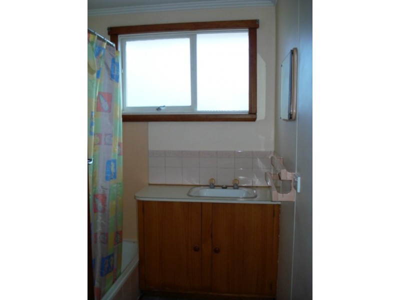 Paringa   Avenue, Newnham TAS 7248