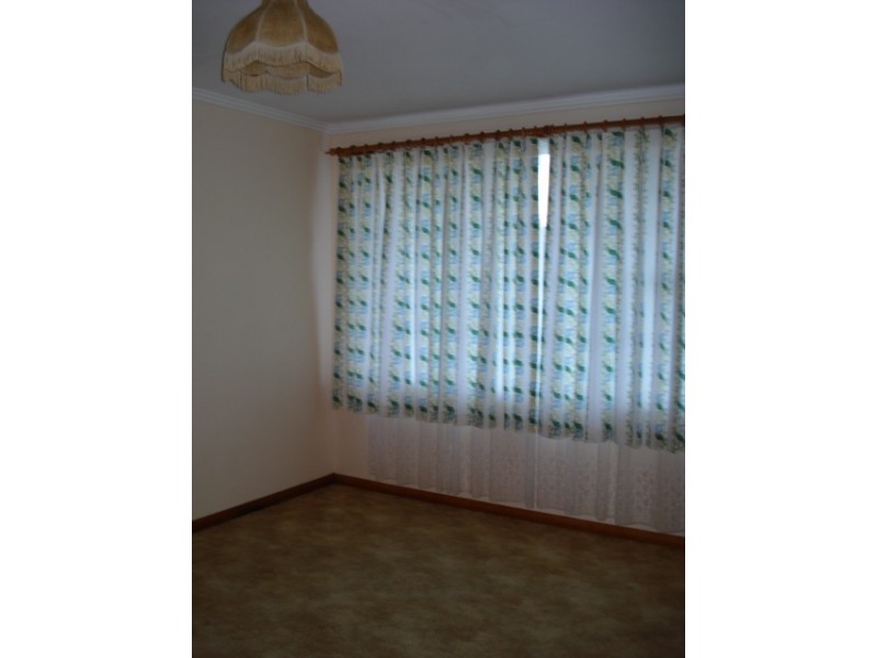 Paringa   Avenue, Newnham TAS 7248