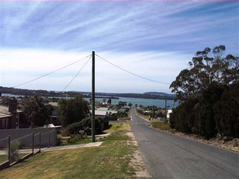 131 Charles Street, Beauty Point TAS 7270