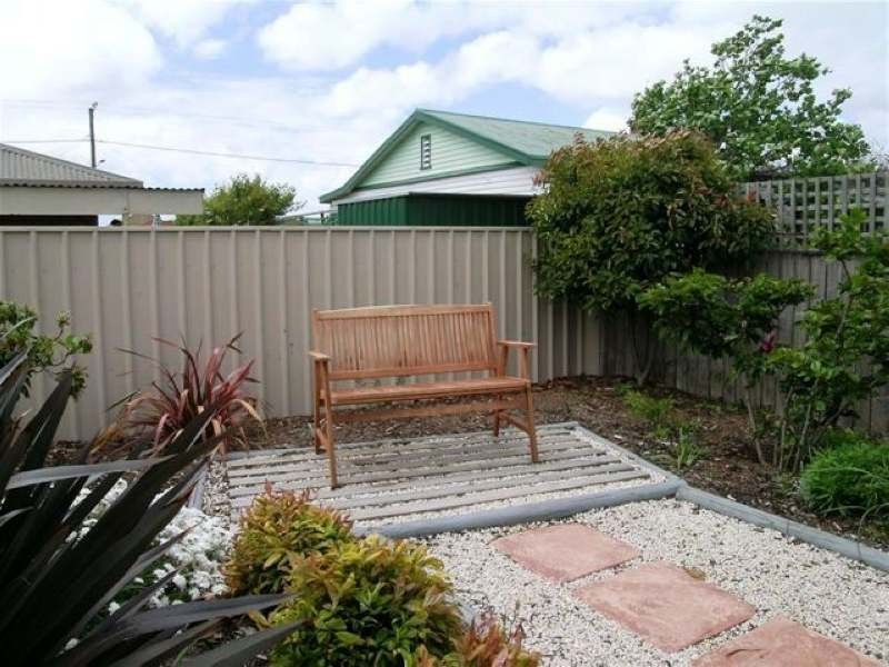 2/21  Scott Street, Beauty Point TAS 7270