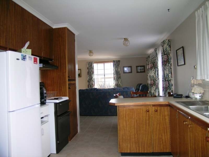 2/21  Scott Street, Beauty Point TAS 7270