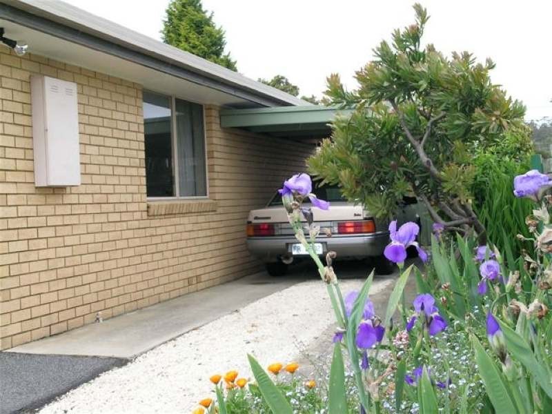 2/21  Scott Street, Beauty Point TAS 7270