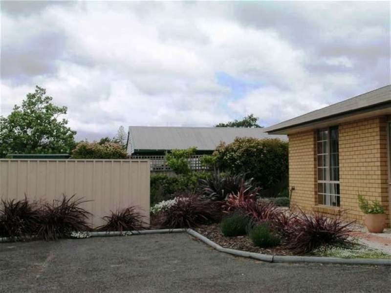 2/21  Scott Street, Beauty Point TAS 7270