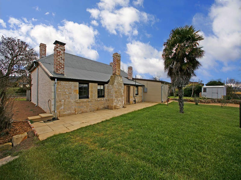 32  Bond Street, Ross TAS 7209
