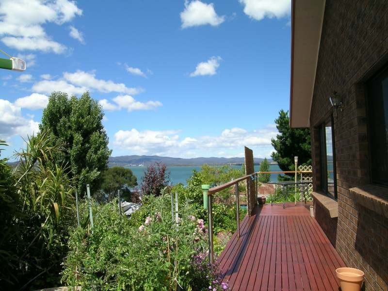 74  Robert Street, Beauty Point TAS 7270
