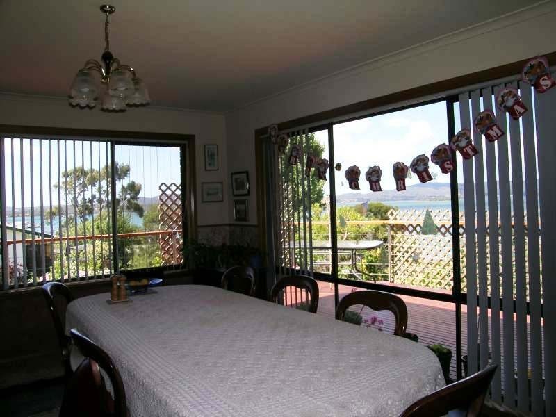 74  Robert Street, Beauty Point TAS 7270