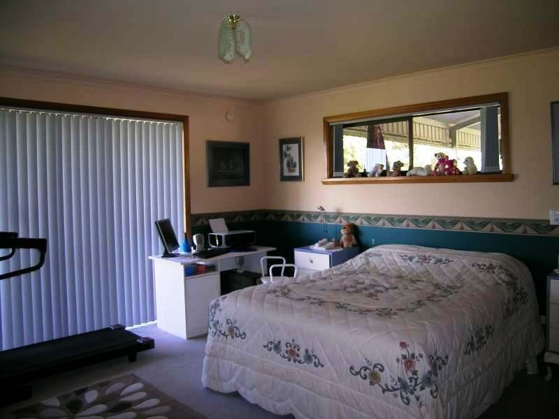 74  Robert Street, Beauty Point TAS 7270