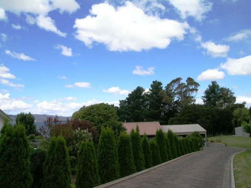 74  Robert Street, Beauty Point TAS 7270