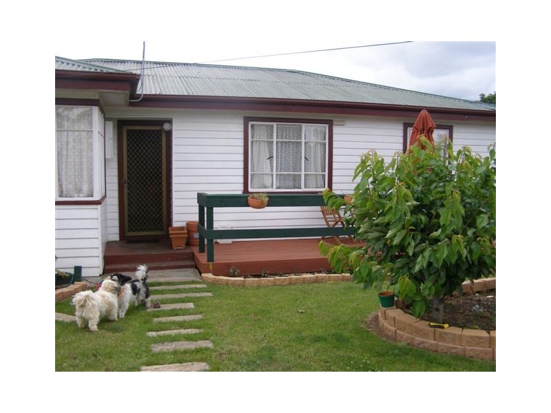 8  Carins Street, Waverley TAS 7250