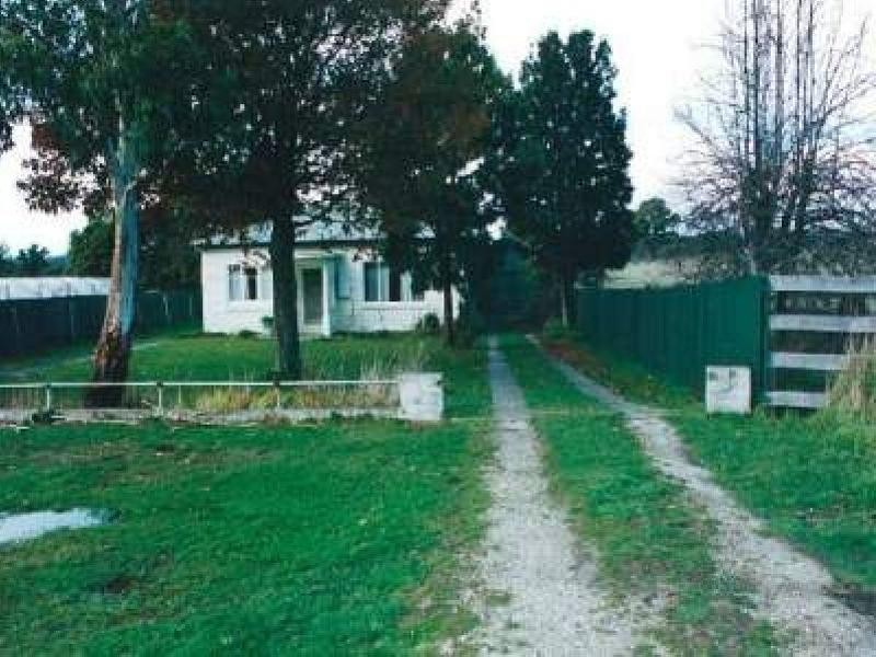 1  Dally Street, Beaconsfield TAS 7270
