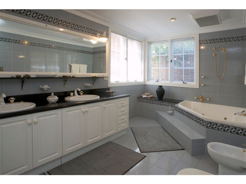 5  The Bulwark, Castlecrag NSW 2068