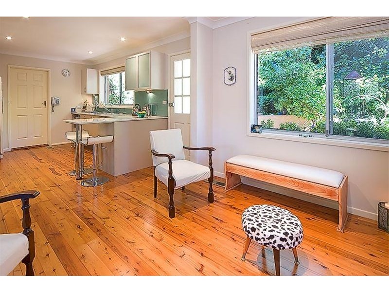 2  Earls Court, Roseville Chase NSW 2069