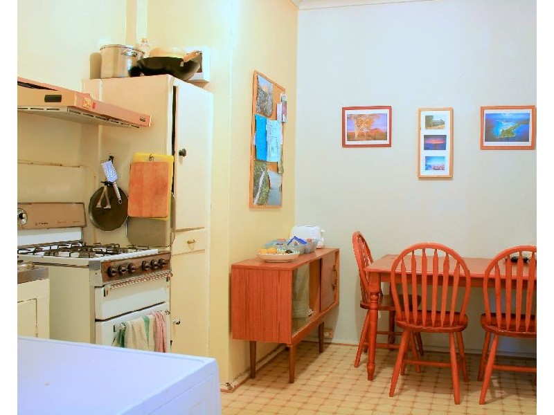 12/19  East Crescent Street, Mcmahons Point NSW 2060