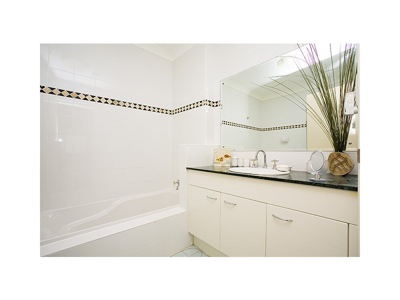 15/214-220 Pacific Highway (facing Ulonga Ave), Greenwich NSW 2065