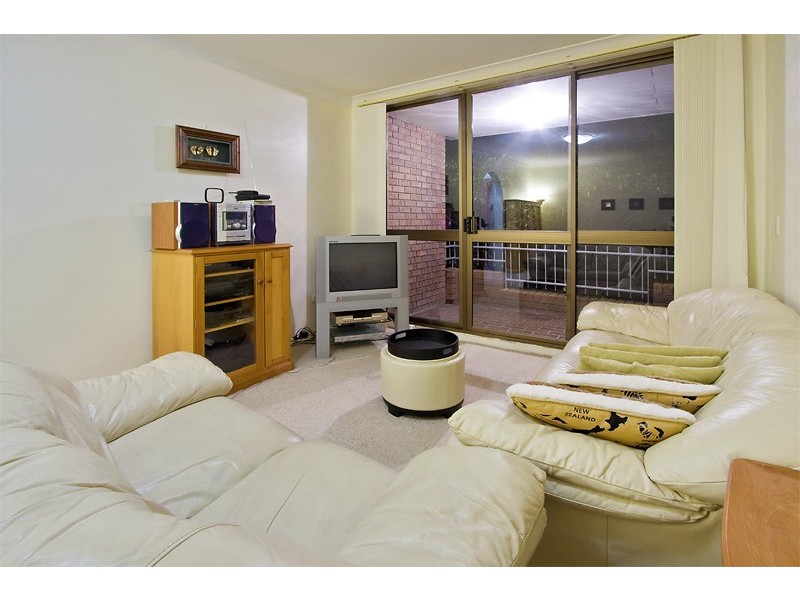 9/5  Robert Street, Artarmon NSW 2064